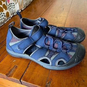 Boys LL Bean sandals size 5